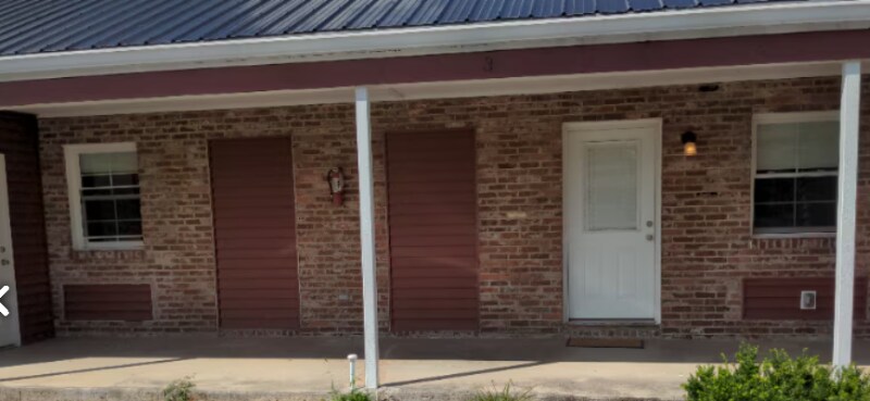 1421 N Main St in Marion, VA - Building Photo