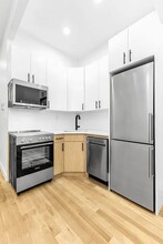 315 E 58th St in New York, NY - Building Photo - Building Photo