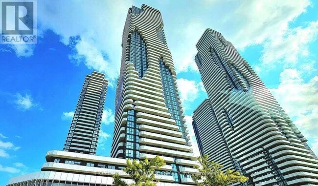 8 Interchange Wy in Vaughan, ON - Building Photo - Building Photo