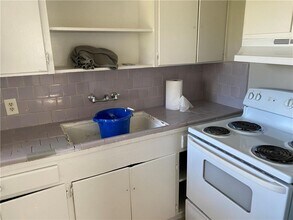 1033 Haynes St in San Marcos, TX - Building Photo - Building Photo