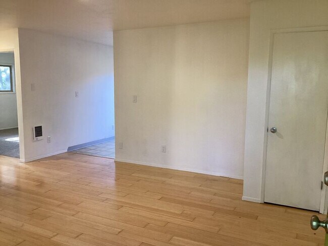 127 SE 30th Pl in Portland, OR - Building Photo - Building Photo