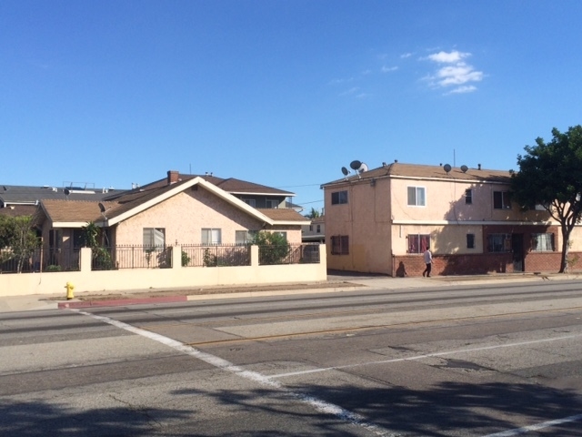 11208 S Prairie Ave in Inglewood, CA - Building Photo - Building Photo