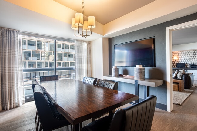 Towers at Rincon in San Francisco, CA - Building Photo - Interior Photo