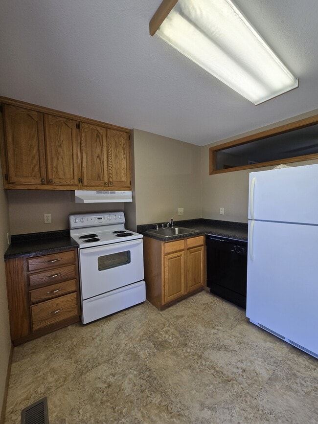 613 N Andover Rd in Andover, KS - Building Photo - Building Photo