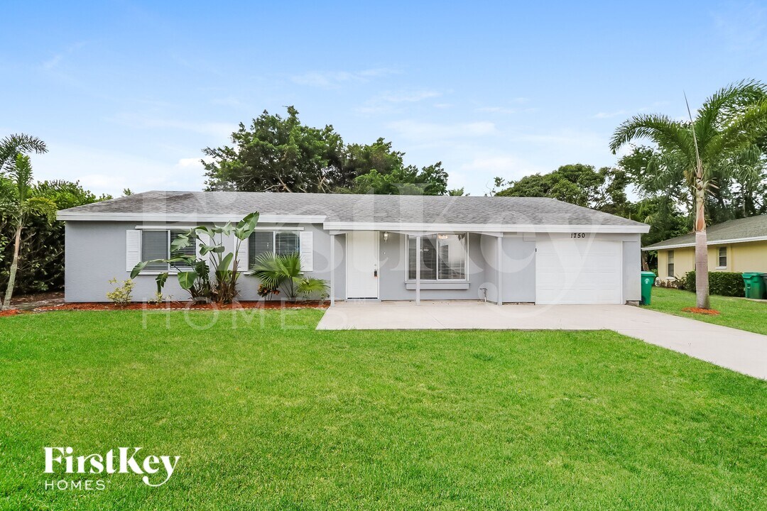 1750 SE Elkhart Terrace in Port St. Lucie, FL - Building Photo