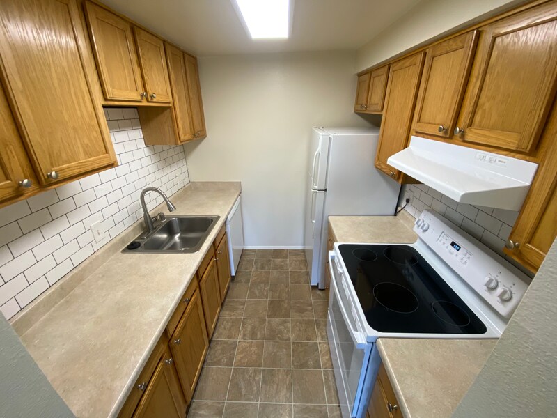 13716 15th Ave NE in Seattle, WA - Building Photo