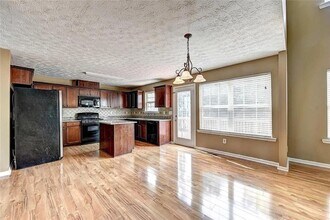 670 Roxford Ln NE in Buford, GA - Building Photo - Building Photo