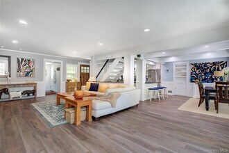 2 Spring Hollow Rd in Centerport, NY - Building Photo - Building Photo