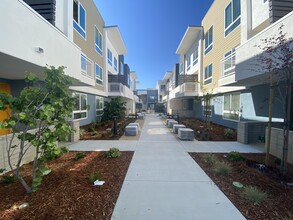 The Villas at Channel Islands in Oxnard, CA - Building Photo - Building Photo