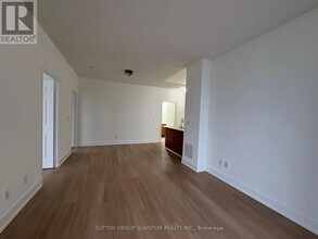 388 Prince of Wales Dr in Mississauga, ON - Building Photo - Building Photo