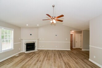 8 Atlantic Ave in Benson, NC - Building Photo - Building Photo