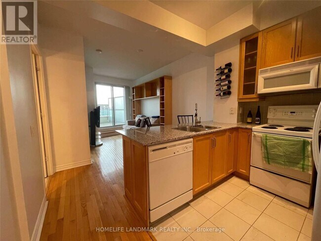 60 Byng Ave in Toronto, ON - Building Photo - Building Photo