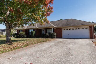 323 Willow Oak Dr in Harvest, AL - Building Photo - Building Photo