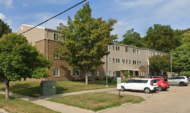 property at 1105 S 3rd St