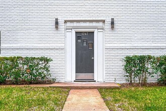 1747 Wroxton Ct in Houston, TX - Building Photo - Building Photo