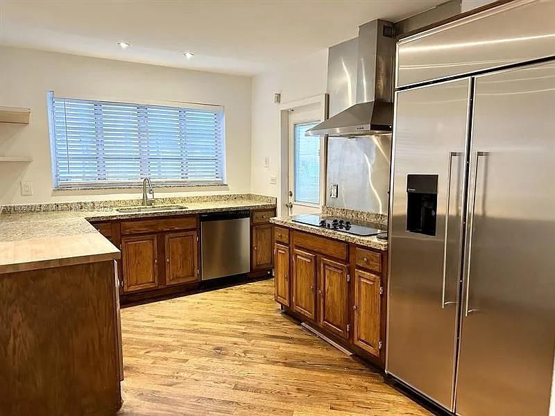 400 NE 86th St in El Portal, FL - Building Photo