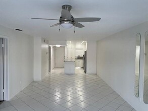 3655 NE 32nd Ave, Unit 119B in Fort Lauderdale, FL - Building Photo - Building Photo