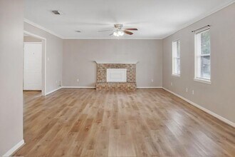 2002 Derby Dr in Conroe, TX - Building Photo - Building Photo