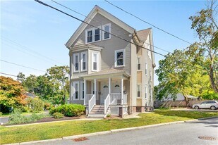 309 Highland Ave in Providence, RI - Building Photo