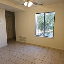 1509 Lynne Renee Ct in Modesto, CA - Building Photo - Building Photo