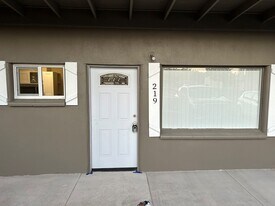 219 SW 4th St in Madras, OR - Building Photo