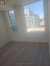 2501 Saw Whet Blvd. in Oakville, ON - Building Photo - Building Photo
