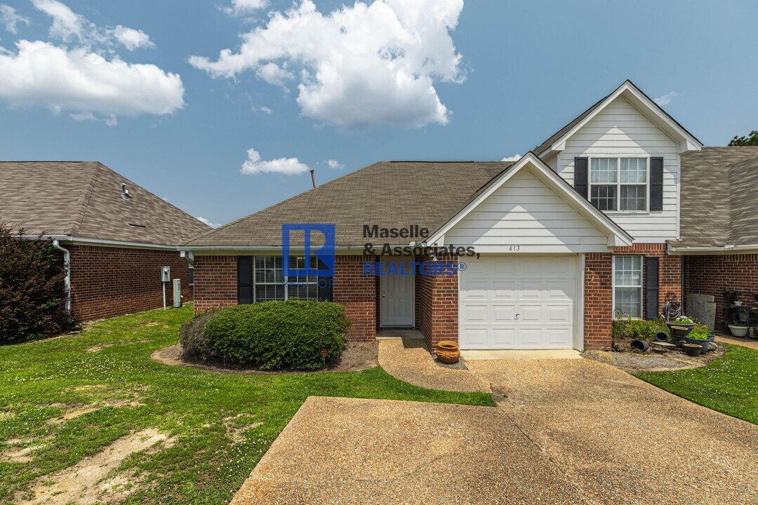 413 Woodlake Ln in Brandon, MS - Building Photo