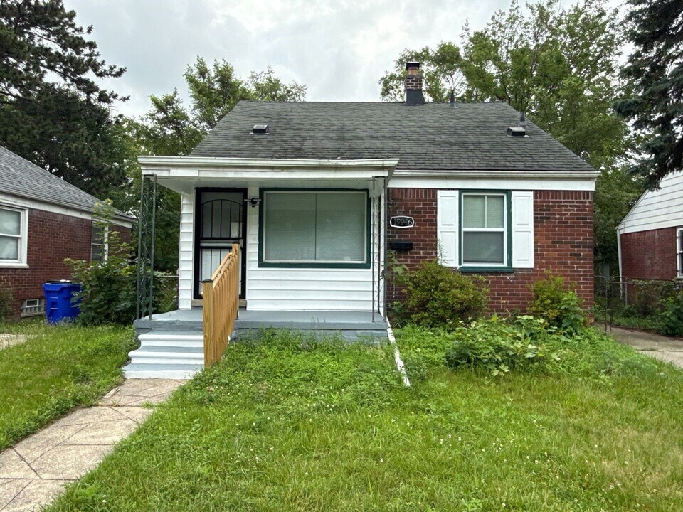 This beautifully updated 3-bedroom, 2-bath in Detroit, MI - Building Photo