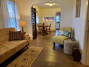 1911 Alpha St in Lansing, MI - Building Photo - Building Photo