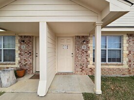 1305 Cavalry Ln in Killeen, TX - Building Photo