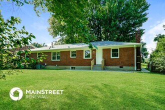 9909 Lakewood Dr in Louisville, KY - Building Photo - Building Photo