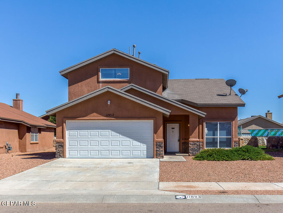 11952 Mesquite Gum Ln in El Paso, TX - Building Photo