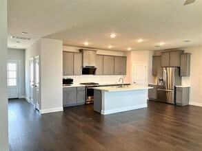 15601 Ellinger Dr in Austin, TX - Building Photo - Building Photo