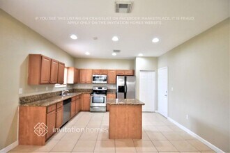 22121 SW 87th Pl in Cutler Bay, FL - Building Photo - Building Photo