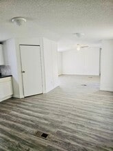 3913 Carlyss Dr in Sulphur, LA - Building Photo - Building Photo