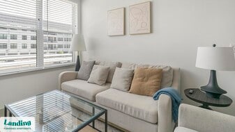 91 Jensen Dr in Houston, TX - Building Photo