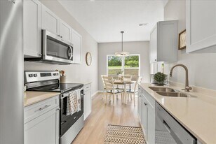 715 Spruce Needle Ln in Cedar Falls, IA - Building Photo