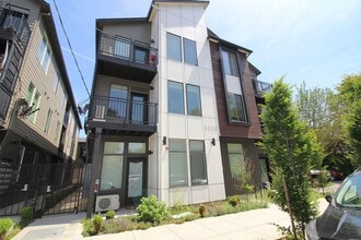 1111 SE Tenino St in Portland, OR - Building Photo - Building Photo