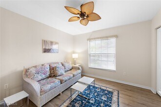 7435 Plumbago Bridge Rd in Naples, FL - Foto de edificio - Building Photo