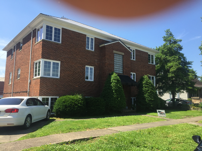 2005 Washington Ave in Huntington, WV - Building Photo - Building Photo