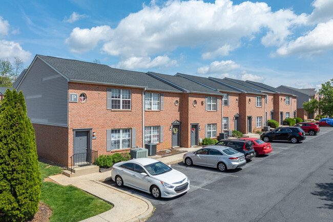 Cumberland Pointe in Mechanicsburg, PA - Building Photo - Primary Photo