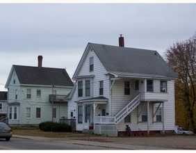 829-833 Main St in Sanford, ME - Foto de edificio - Building Photo