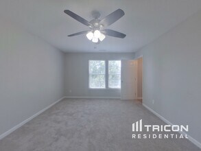 3436 Pikes Peak Dr in Gastonia, NC - Building Photo - Building Photo