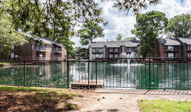 The Residences at Lakeview in Memphis, TN - Building Photo - Building Photo