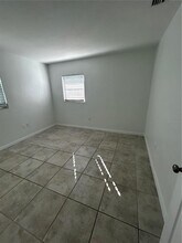 1980 S East Ave in Sarasota, FL - Building Photo - Building Photo