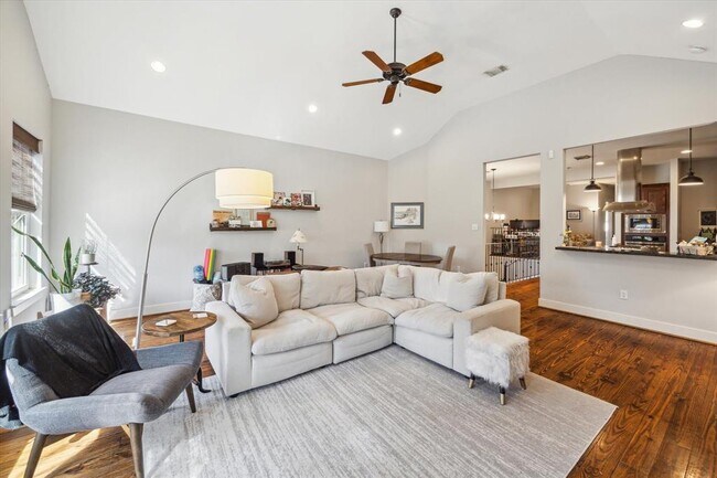 property at 420 W Saulnier St