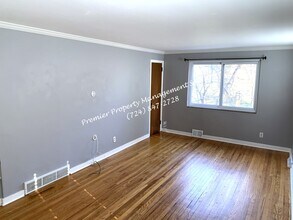 8660 Winchester Dr in Pittsburgh, PA - Building Photo - Building Photo