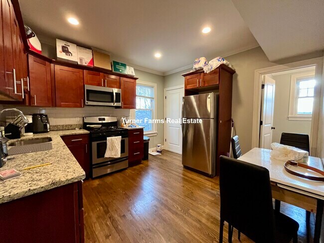 47 Beech Glen St, Unit 2 in Boston, MA - Building Photo - Building Photo