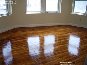 394 Riverway, Unit 7 in Boston, MA - Foto de edificio - Building Photo