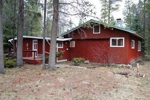 52742 Elm Dr in La Pine, OR - Building Photo
